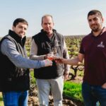 Quentin, Vincent Clément du domaine Chevrier à Trémont, heureux d'avoir été récompensé par plusieurs médailles au Concours Général Agricole et au concours des Ligers. | La Voix Lyssoise - KÉVIN NICOULEAUD