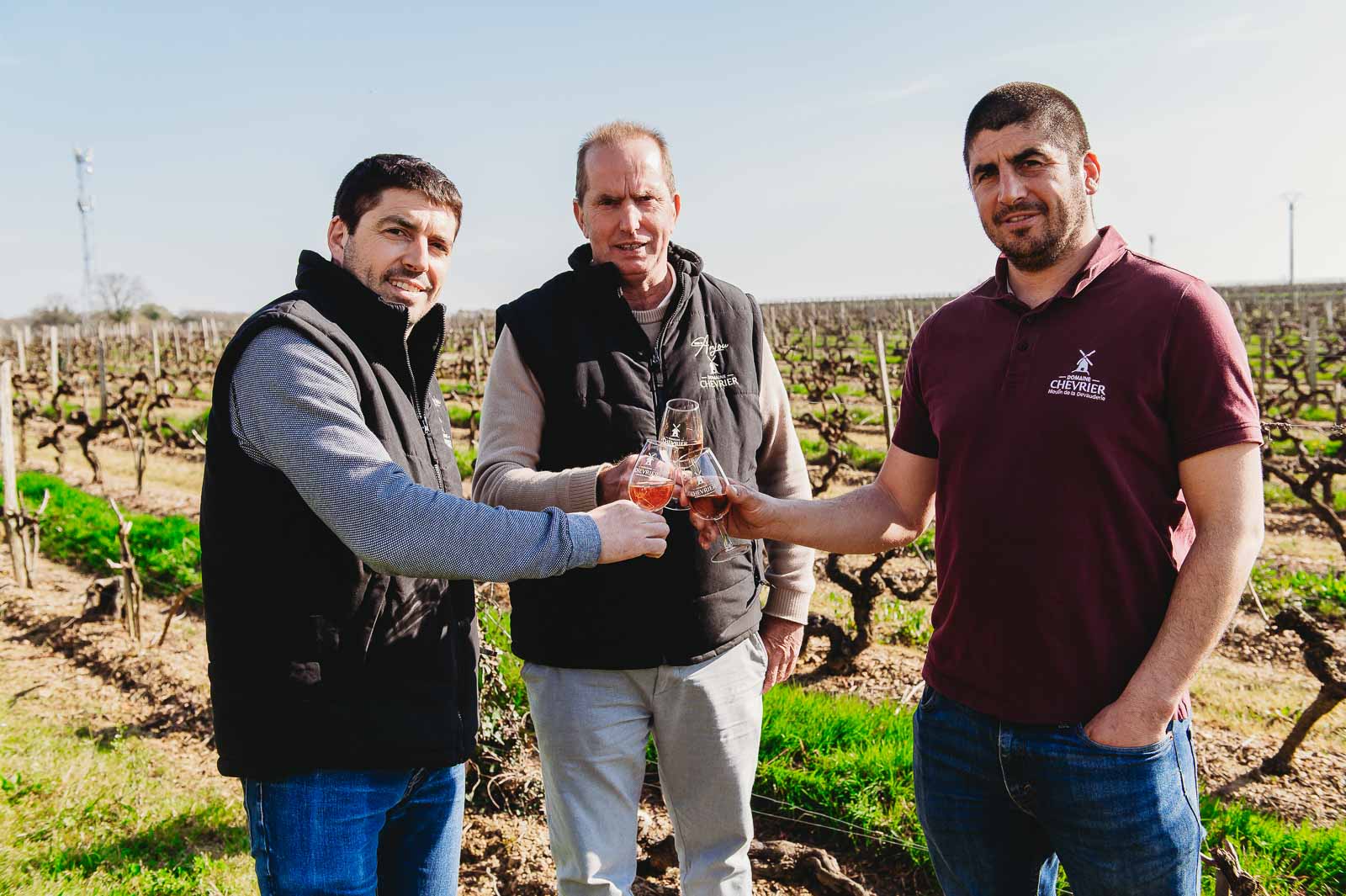 Quentin, Vincent Clément du domaine Chevrier à Trémont, heureux d'avoir été récompensé par plusieurs médailles au Concours Général Agricole et au concours des Ligers. | La Voix Lyssoise - KÉVIN NICOULEAUD