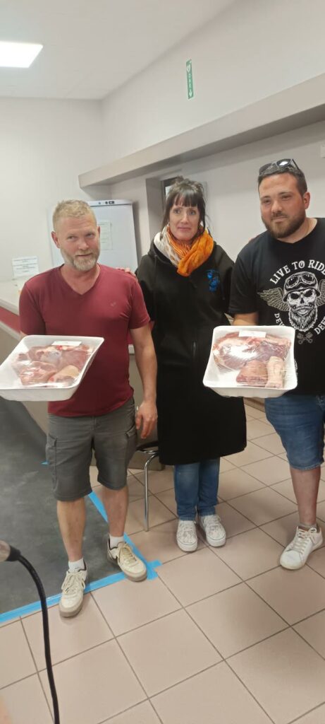 Équipe gagnante du concours de petits palets organisé à Tigné, vendredi 24 avril | photo : comité des fêtes de Tigné