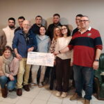 Les membres du Comité des Fêtes de Trémont lors de la remise d’un chèque de 2 000 € à l’association Leucémie Espoir 49, en janvier dernier | La Voix Lyssoise - KÉVIN NICOULEAUD.