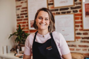 Depuis plus de deux ans, Valérie Bourasseau a repris l’Institut Aiméà à Vihiers. | La Voix Lyssoise - KÉVIN NICOULEAUD.