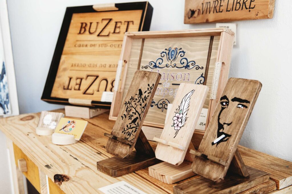 Création en bois de Séverine à découvrir à la boutique éphémère « Palette des Sœurs », 7 rue de l'école, 49310 Vihiers | La Voix Lyssoise - KÉVIN NICOULEAUD