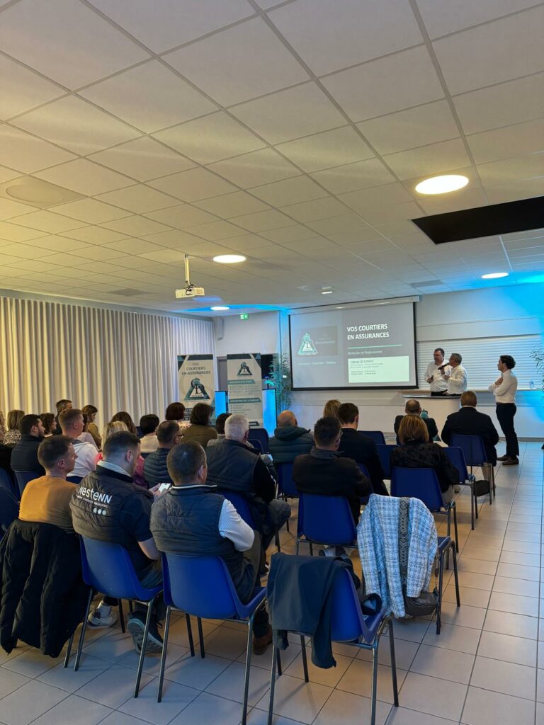 Soirée des 5 ans du cabinet CD Conseil à la salle des loisirs Leclerc de Vihiers, réunissant des professionnels autour de thématiques financières et de prévoyance. | CD Conseils