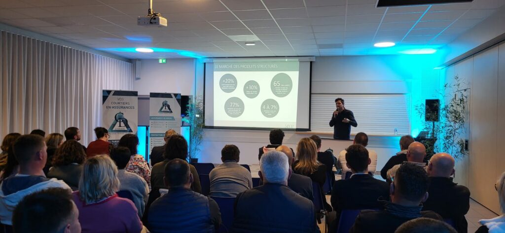 Deux experts présent lors de la soirée des 5 ans du cabinet CD Conseil à la salle des loisirs Leclerc de Vihiers. | CD Conseils