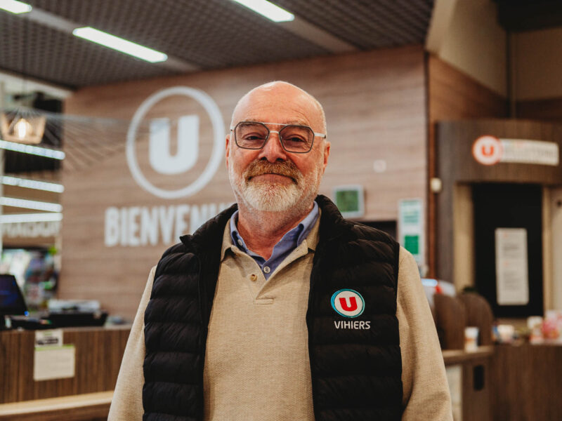 vihiers. Une histoire familiale ancrée depuis près de 100 ans-Kévin Nicouleaud La Voix Lyssoise-10 Louis-Marie Vallée associé du groupement Coopérative U au Super U de Vihiers, fait perdurer « Une histoire familiale ancrée depuis près de 100 ans » | La Voix Lyssoise - KÉVIN NICOULEAUD.