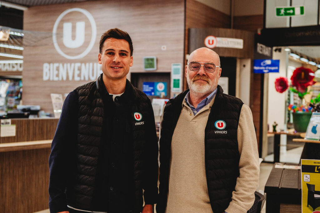 Louis-Marie Vallée associé du groupement Coopérative U et Louis directeur du magasin, Super U de Vihiers, sont engagés dans une transition progressive de l’entreprise familiale | La Voix Lyssoise - KÉVIN NICOULEAUD.