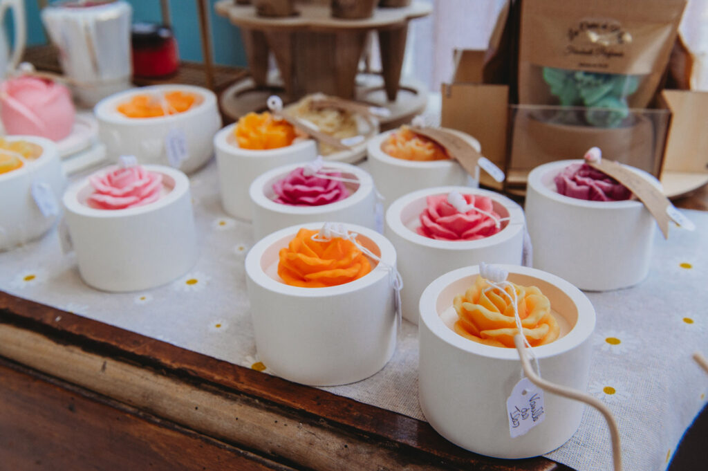 Les Créas de Mag visibles au PopUp Douessin, une boutique de 31 créateurs située au 19 place Jean Bégault à Doué-la-Fontaine | La Voix Lyssoise - KÉVIN NICOULEAUD