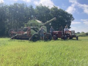 Les Vieux Tracteurs du Lys organiseront une journée d’animations et de défilés le 7 juin à Montilliers. | Les Vieux Tracteurs du Lys