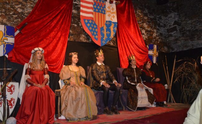 DSC_8992 (1) Les bénévoles d'AMILYS recréent un univers immersif pour chaque édition de leur dîner-spectacle. | AMILYS